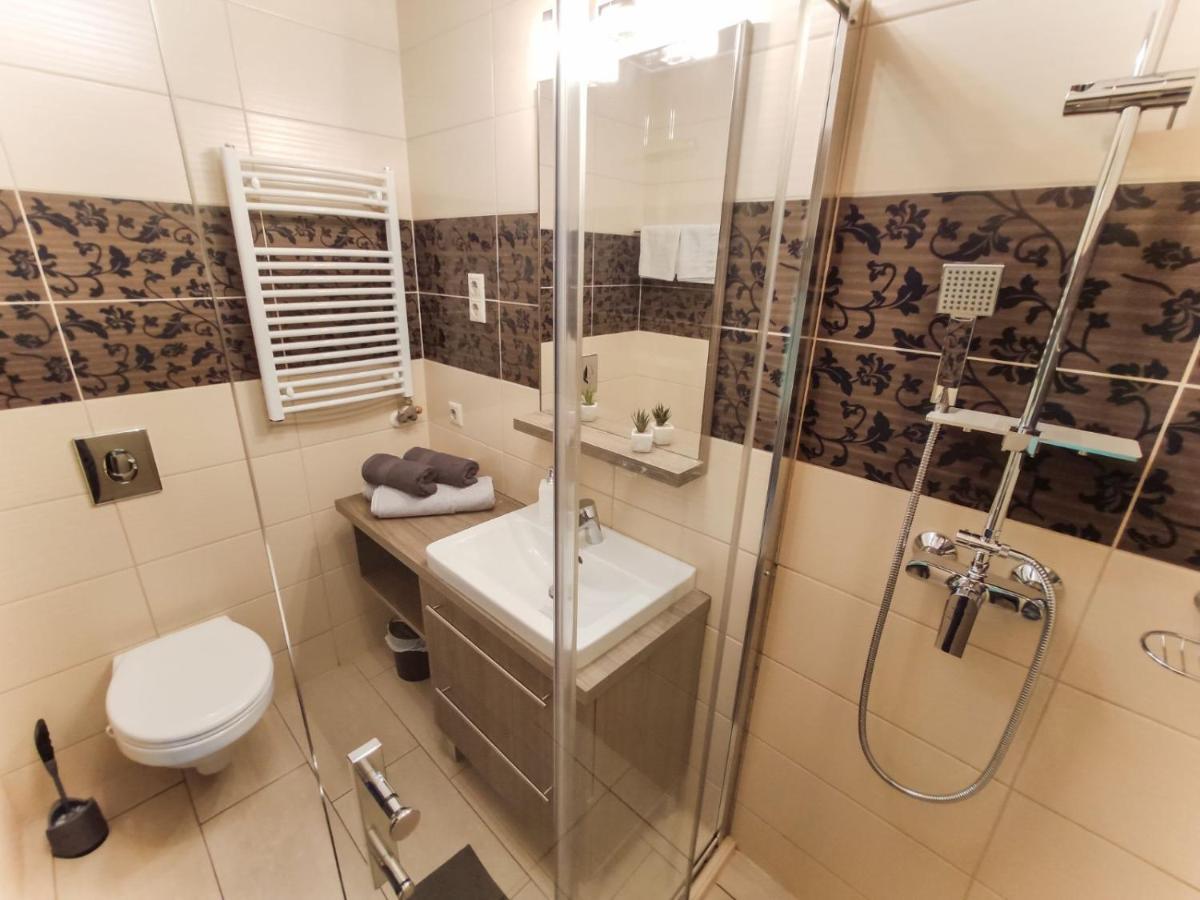 Sárvár Holiday Apartman מראה חיצוני תמונה